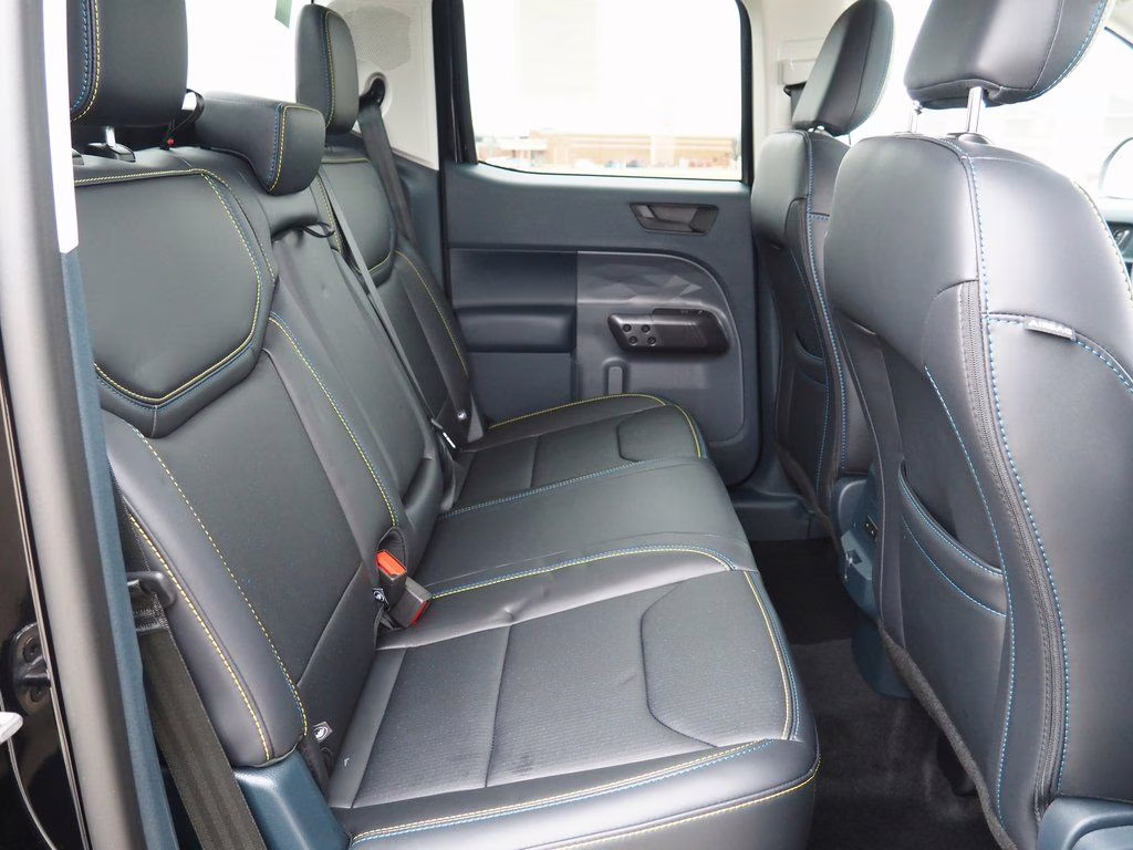 2026 Shadow Black Ford Maverick Lobo Standard AWD Truck