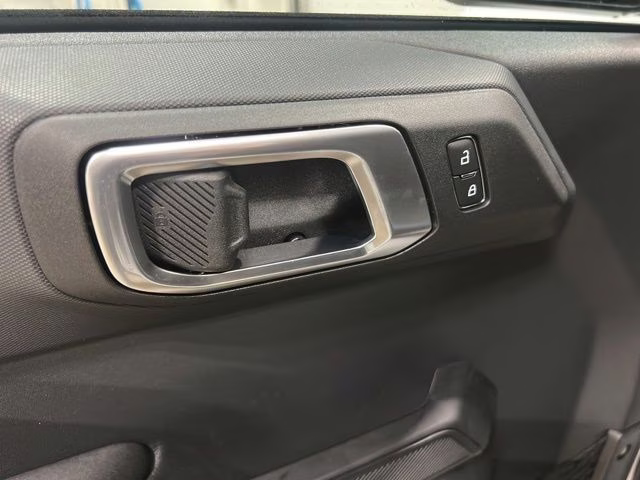 2025 Oxford White Ford Bronco Big Bend DARK TRAIL SERIES 4X4 SUV