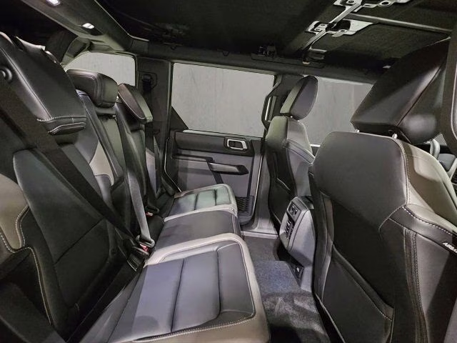 2025 Shadow Black Ford Bronco Outer Banks 4X4 SUV