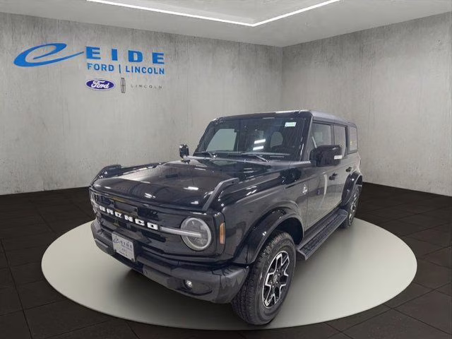 2025 Shadow Black Ford Bronco Outer Banks 4X4 SUV