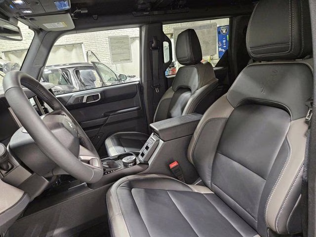 2025 Azure Gray Metallic Tri-Coat Ford Bronco Outer Banks 4X4 SUV