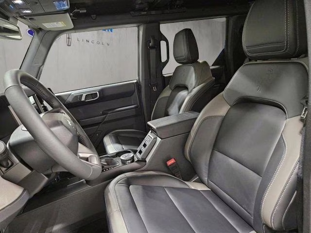2025 Azure Gray Metallic Tri-Coat Ford Bronco Outer Banks 4X4 SUV