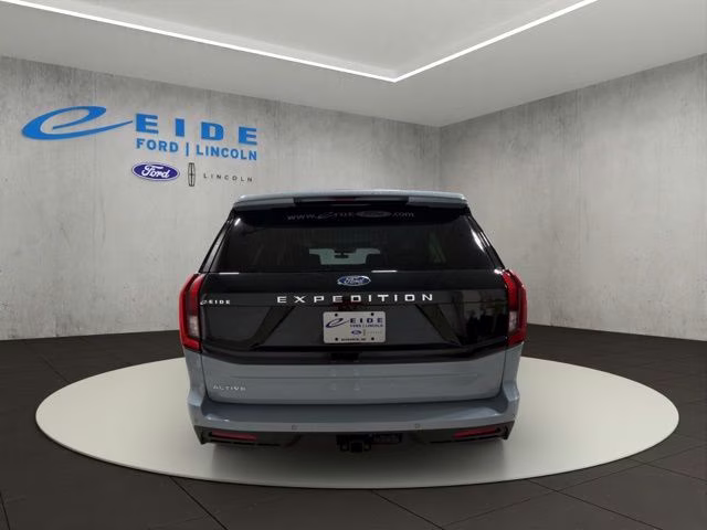 2026 Glacier Gray Metallic Tri-Coat Ford Expedition Active 4X4 SUV