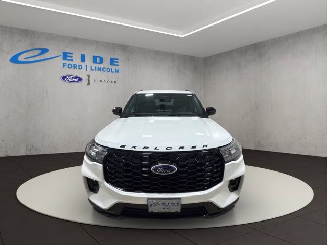 2026 Star White Metallic Tri-Coat Ford Explorer ST-Line 4X4 SUV