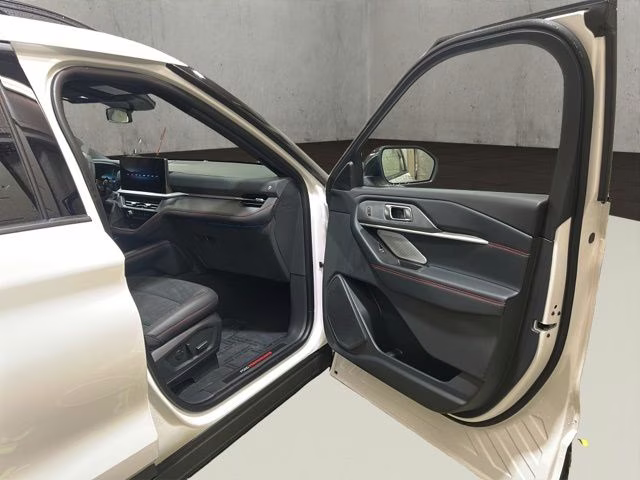 2026 Star White Metallic Tri-Coat Ford Explorer ST 4X4 SUV