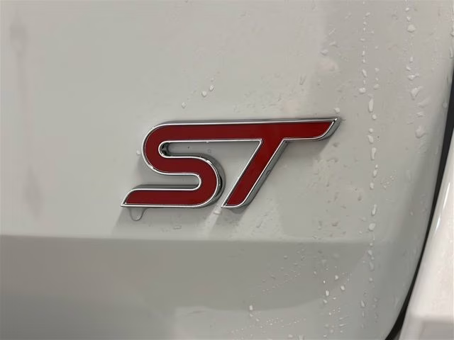2026 Star White Metallic Tri-Coat Ford Explorer ST 4X4 SUV