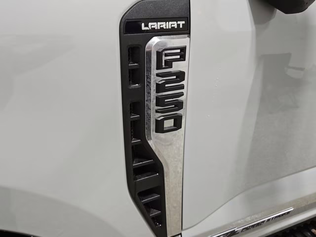 2026 Avalanche Ford Super Duty F-250 SRW Lariat 4X4 Truck