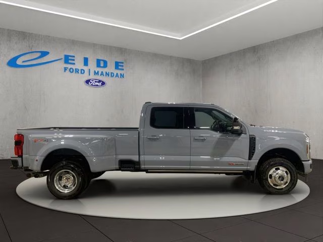 2026 Glacier Gray Metallic Tri-Coat Ford Super Duty F-350 DRW Platinum 4X4 Truck