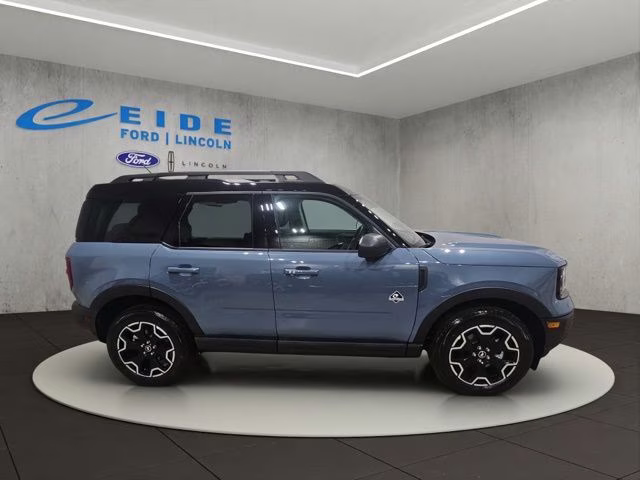 2025 Azure Gray Metallic Tri-Coat Ford Bronco Sport Outer Banks 4X4 SUV