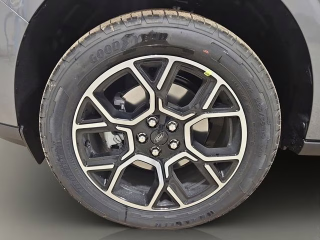 2026 Carbonized Gray Metallic Ford Maverick Lariat AWD Truck