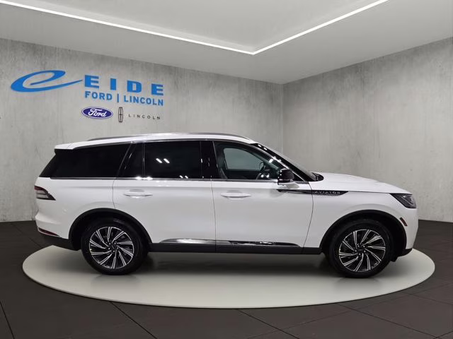 2026 Pristine White Metallic Tri-Coat Lincoln Aviator Premiere AWD SUV