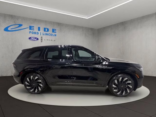 2025 Infinite Black Metallic Clearcoat Lincoln Nautilus Reserve AWD SUV