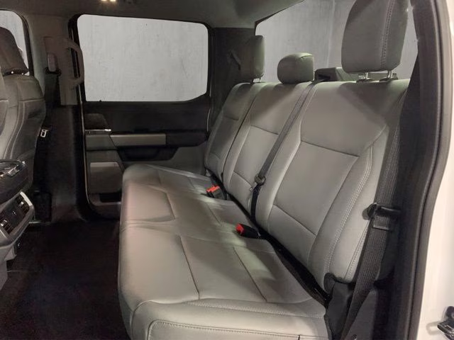 2025 Oxford White Ford F-150 Lightning Flash AWD Truck