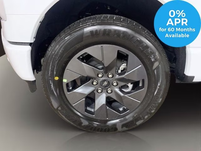 2025 Oxford White Ford F-150 Lightning Flash AWD Truck