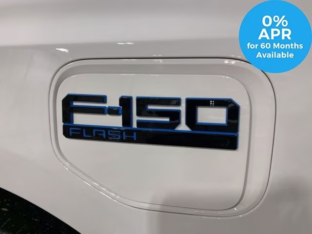 2025 Oxford White Ford F-150 Lightning Flash AWD Truck