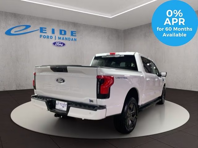 2025 Oxford White Ford F-150 Lightning Flash AWD Truck