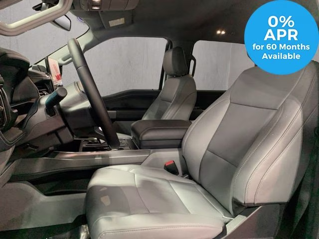 2025 Oxford White Ford F-150 Lightning Flash AWD Truck