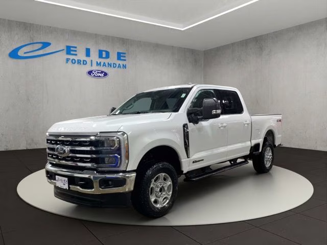 2026 Oxford White Ford Super Duty F-350 SRW XLT 4X4 Truck