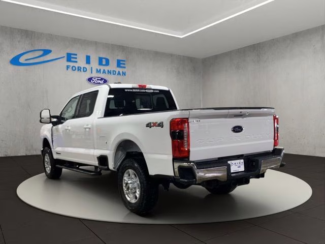 2026 Oxford White Ford Super Duty F-350 SRW XLT 4X4 Truck