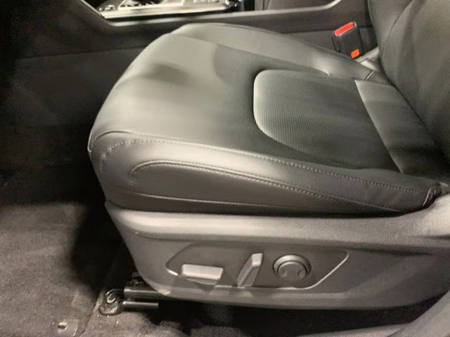 2026 Glacial White Pearl Kia Sportage EX AWD SUV