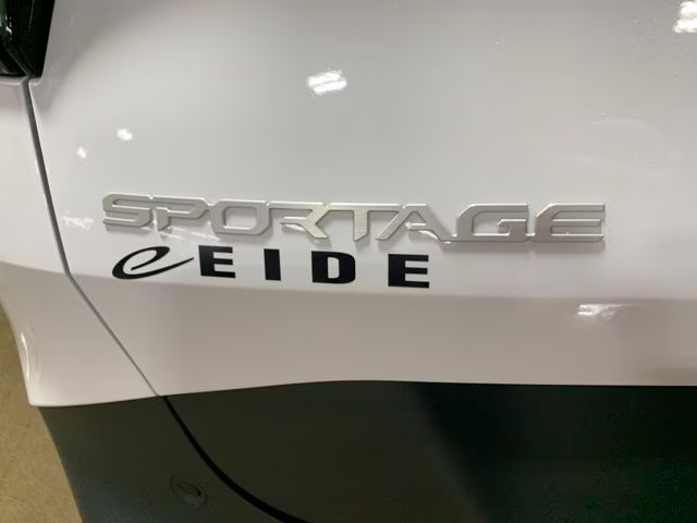 2026 Glacial White Pearl Kia Sportage EX AWD SUV