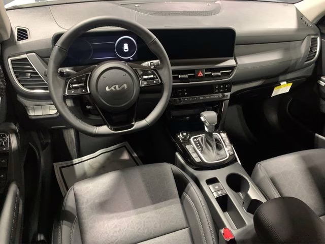 2026 Clear White/Black Roof Kia Seltos SX AWD SUV