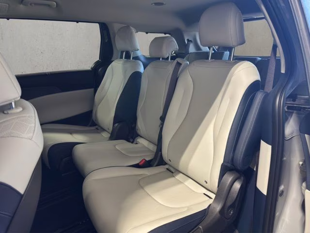 2026 Ceramic Silver Kia Carnival Hybrid EX FWD Van