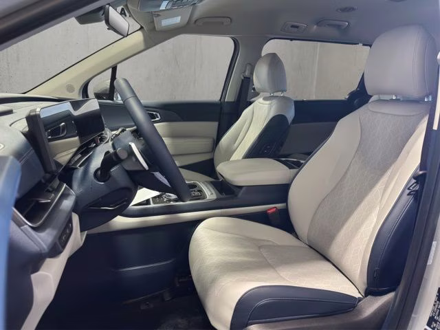 2026 Ceramic Silver Kia Carnival Hybrid EX FWD Van