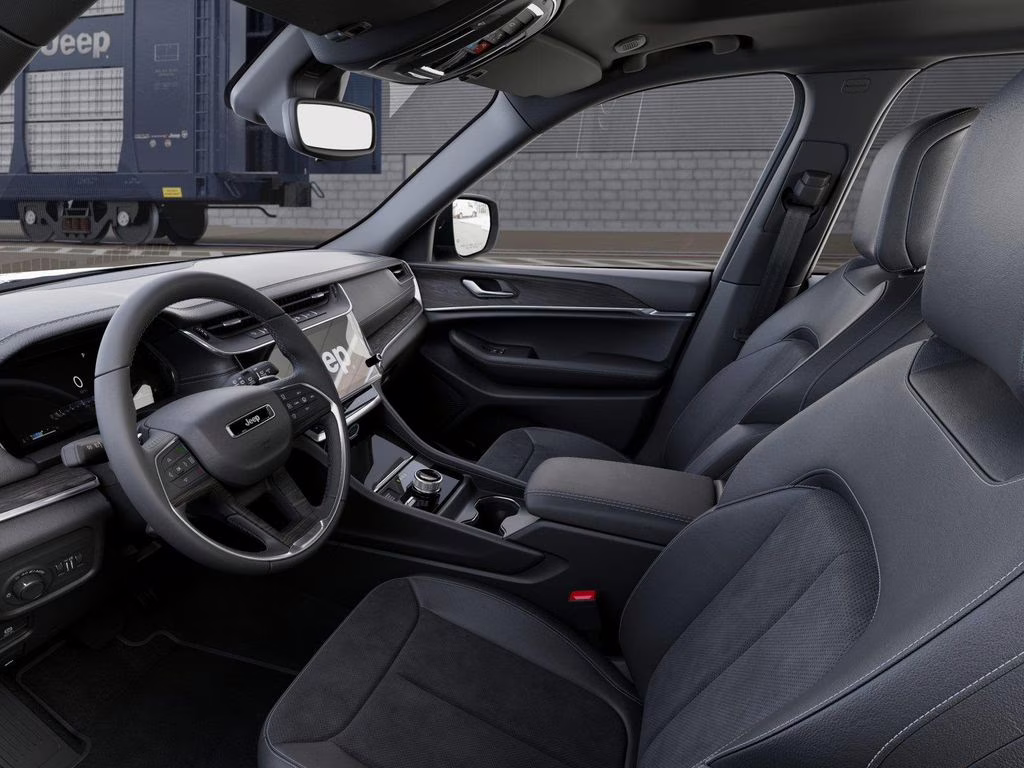 2026 Diamond Black Crystal Pearlcoat Jeep Grand Cherokee Laredo Altitude RWD SUV