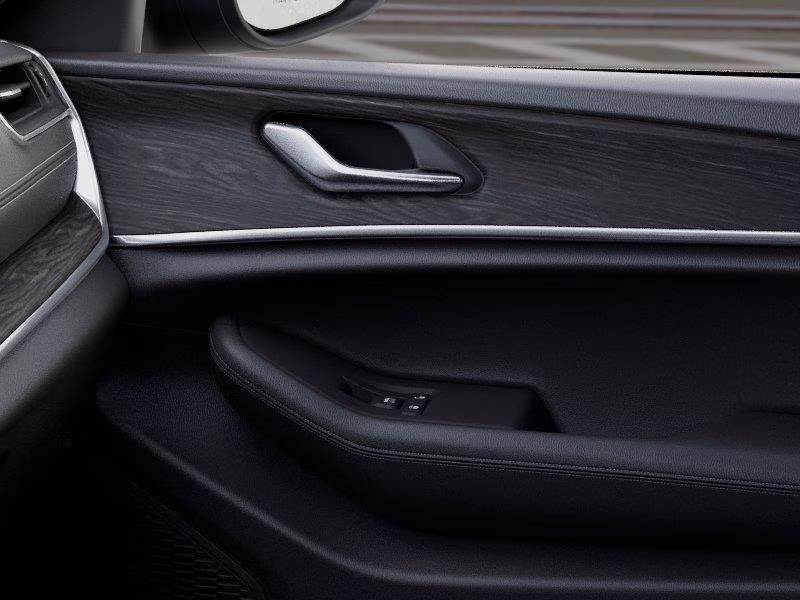 2026 Diamond Black Crystal Pearlcoat Jeep Grand Cherokee Laredo Altitude RWD SUV