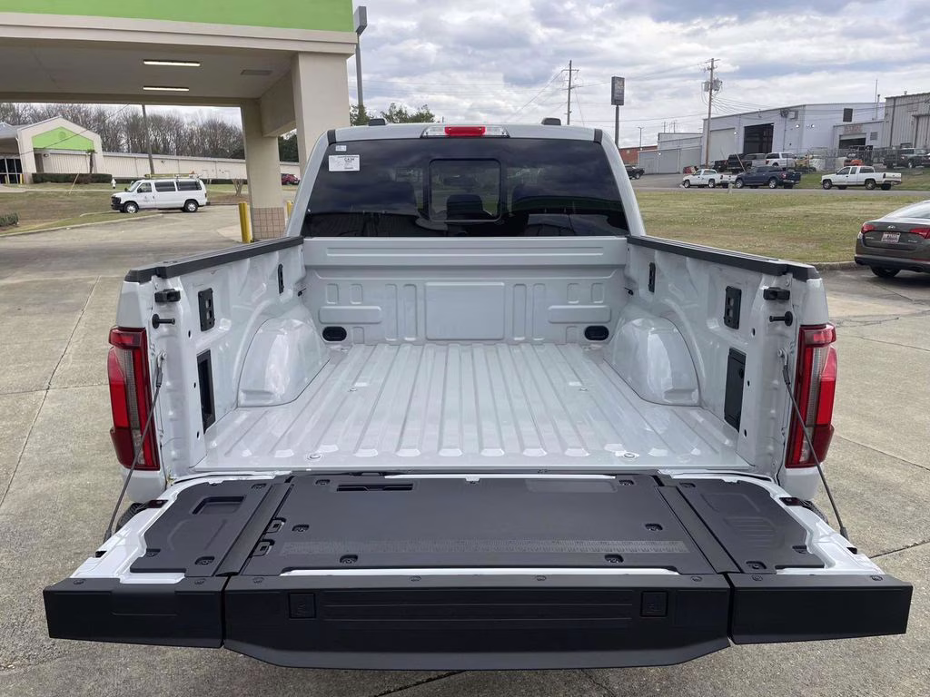 2026 Avalanche Ford F-150 Lariat 4X4 Truck