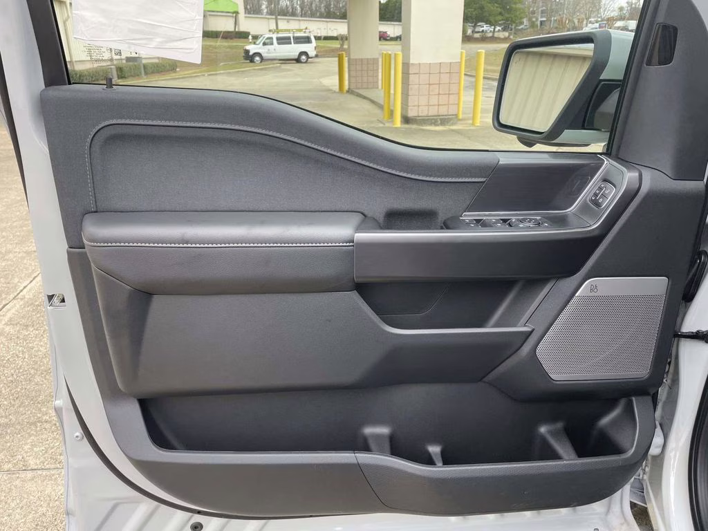 2026 Avalanche Ford F-150 Lariat 4X4 Truck