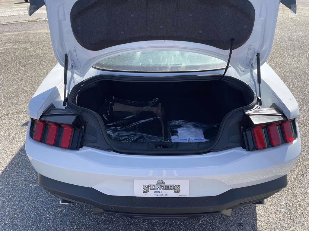 2026 Oxford White Ford Mustang EcoBoost RWD Coupe