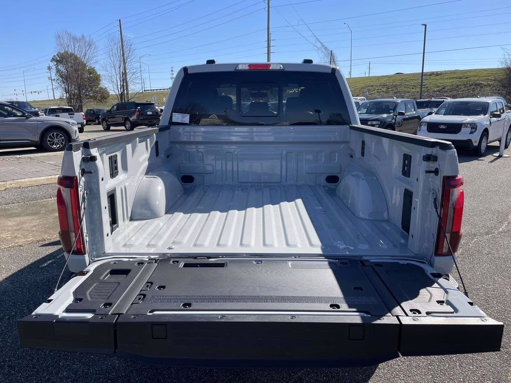 2026 Avalanche Ford F-150 Lariat 4X4 Truck