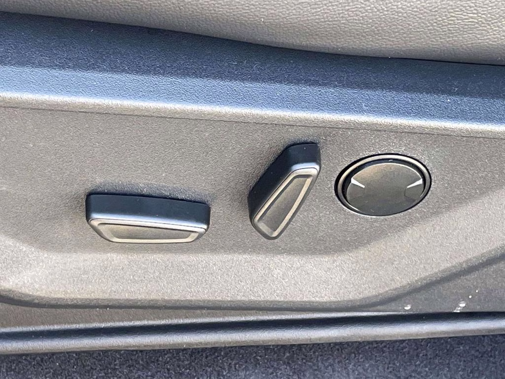 2026 Avalanche Ford F-150 Lariat 4X4 Truck