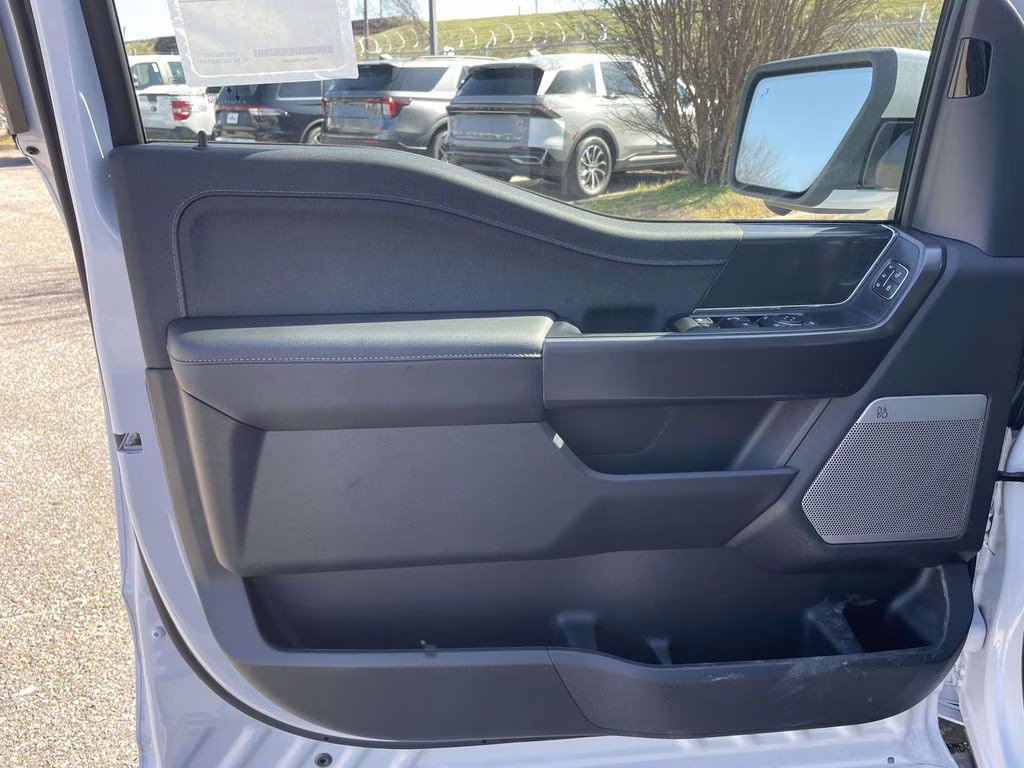 2026 Oxford White Ford F-150 Lariat 4X4 Truck