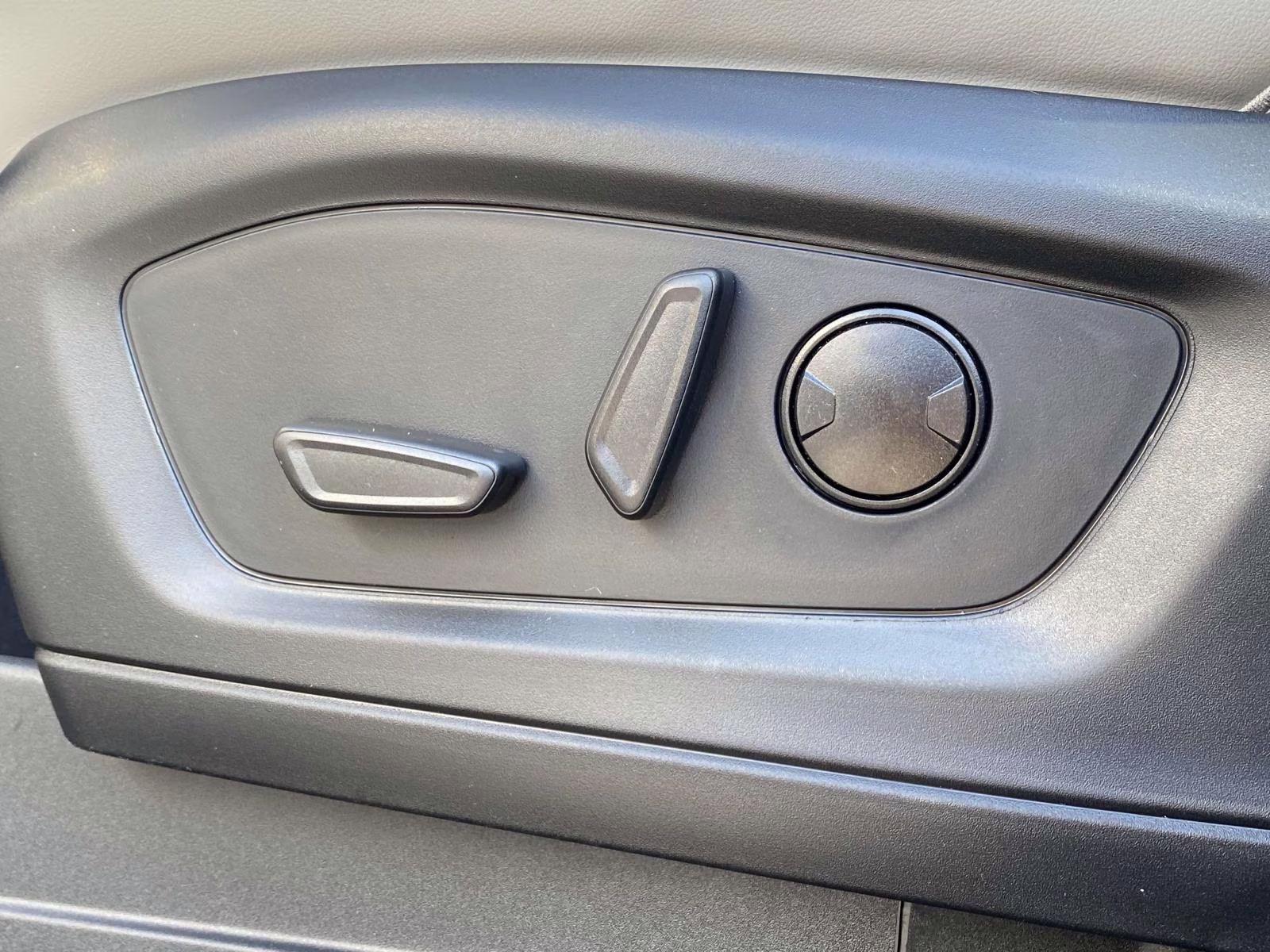 2026 Black Metallic Ford Explorer Active 4X4 SUV