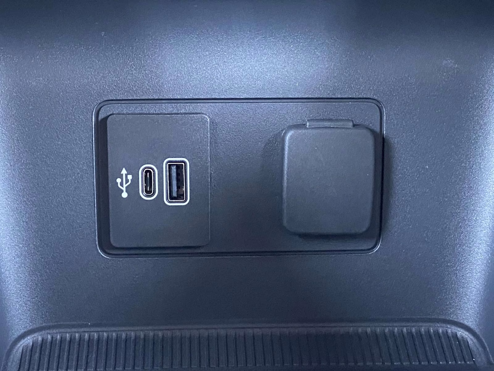 2026 Black Metallic Ford Explorer Active 4X4 SUV