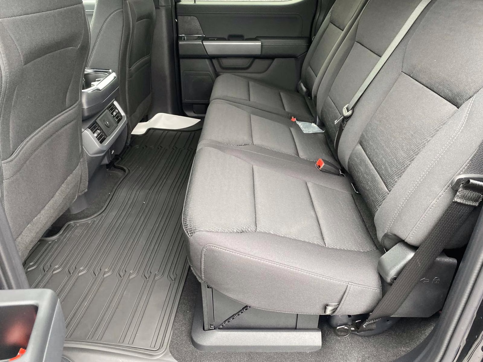 2026 Agate Black Metallic Ford F-150 XLT 4X4 Truck