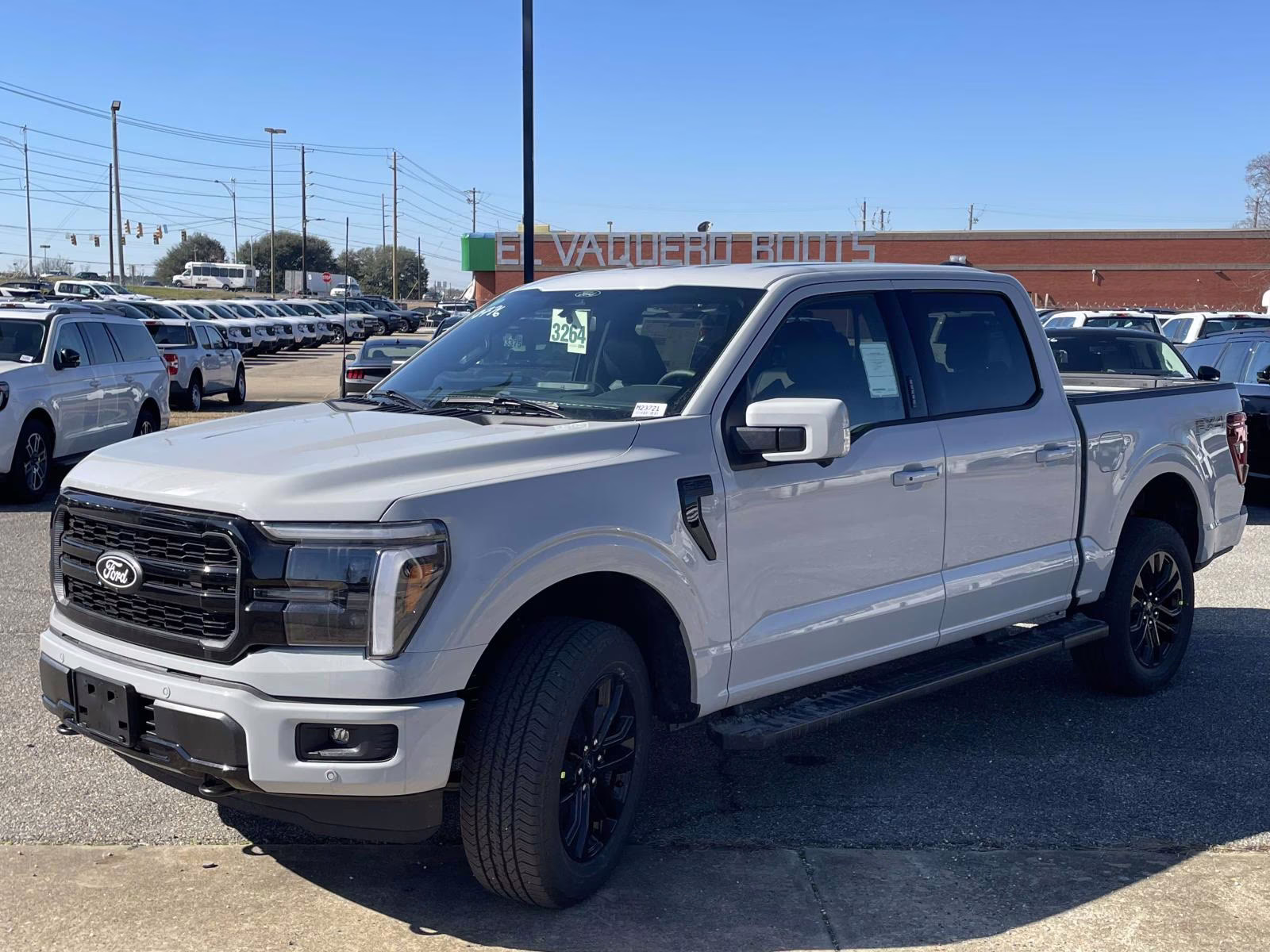 2026 Avalanche Ford F-150 Lariat 4X4 Truck