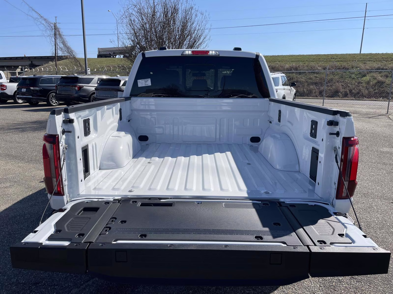 2026 Oxford White Ford F-150 Lariat 4X4 Truck