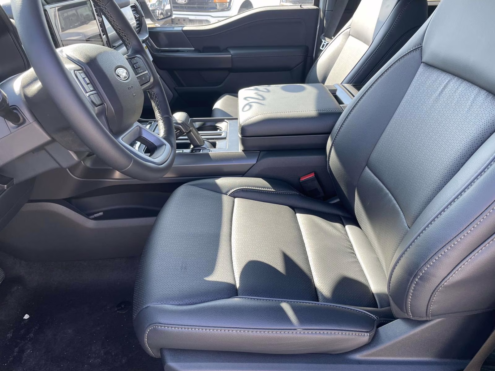 2026 Oxford White Ford F-150 Lariat 4X4 Truck