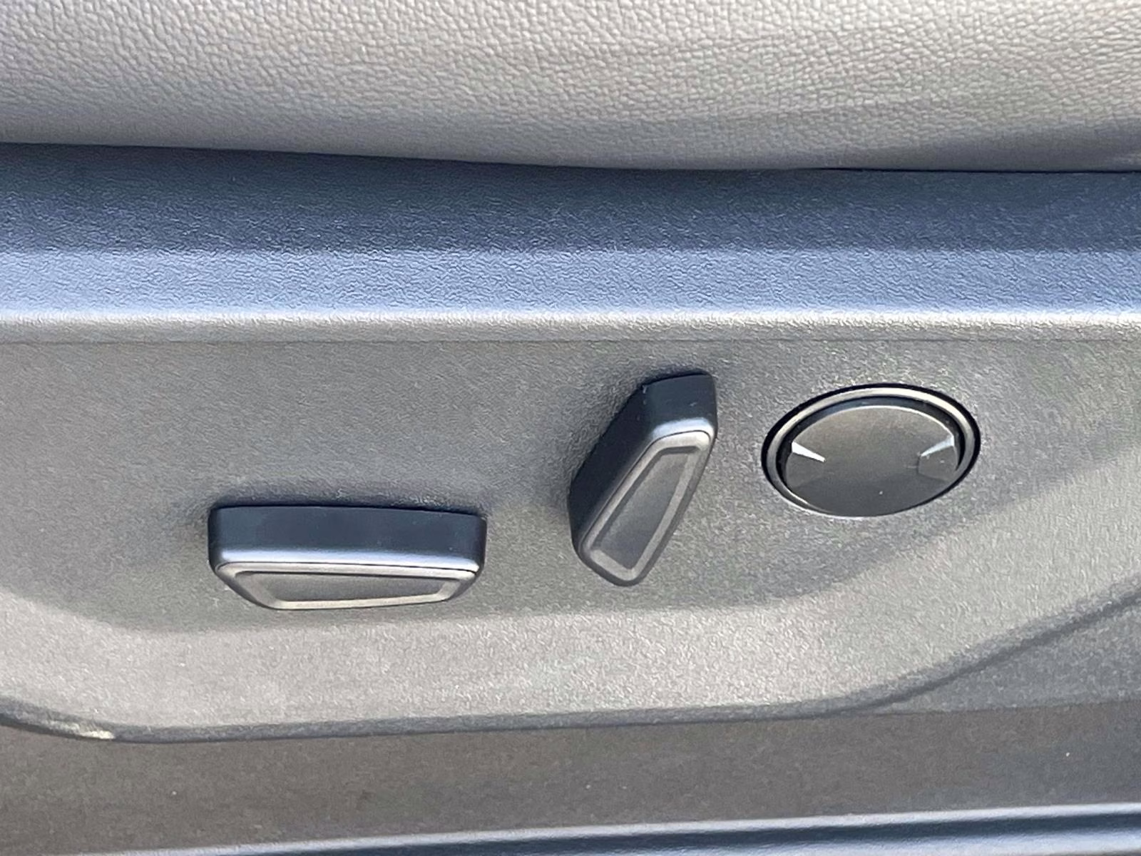 2026 Oxford White Ford F-150 Lariat 4X4 Truck