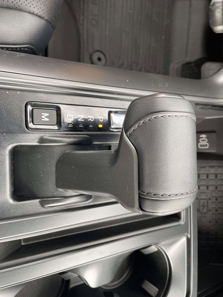 2026 Avalanche Ford F-150 Lariat 4X4 Truck