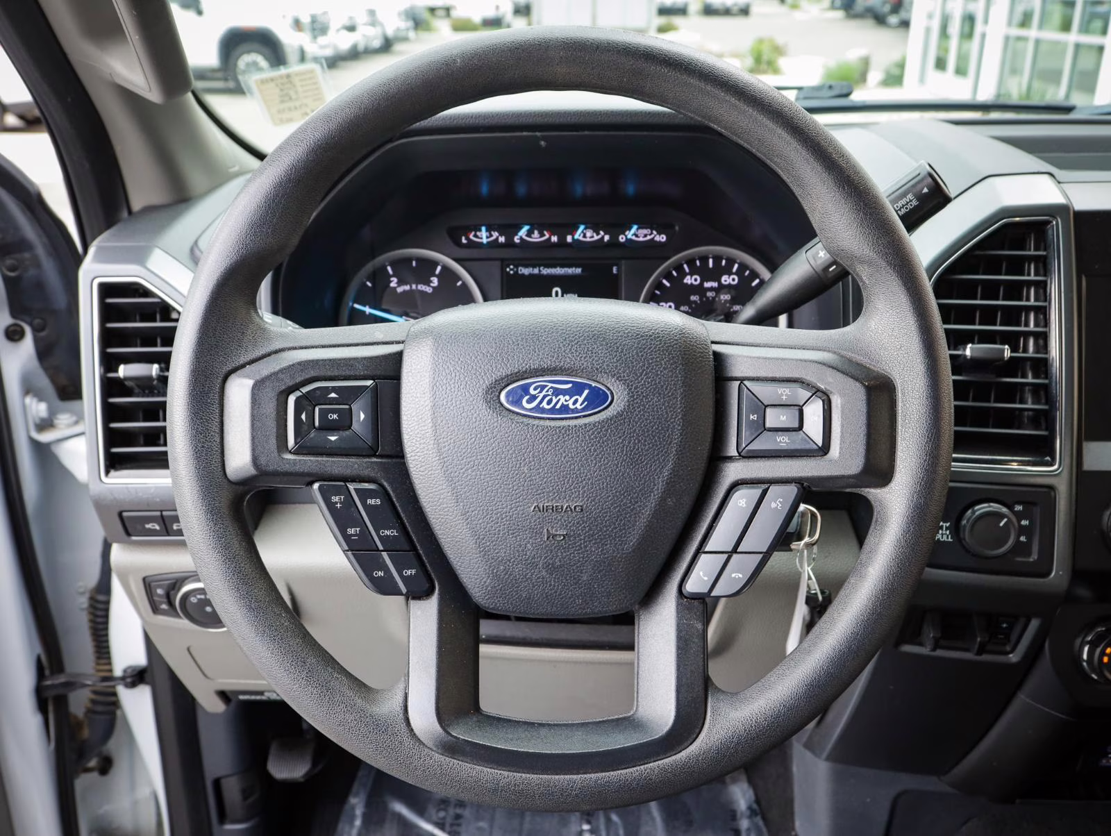 2022 Oxford White Ford Super Duty F-250 SRW XLT 4X4 Truck