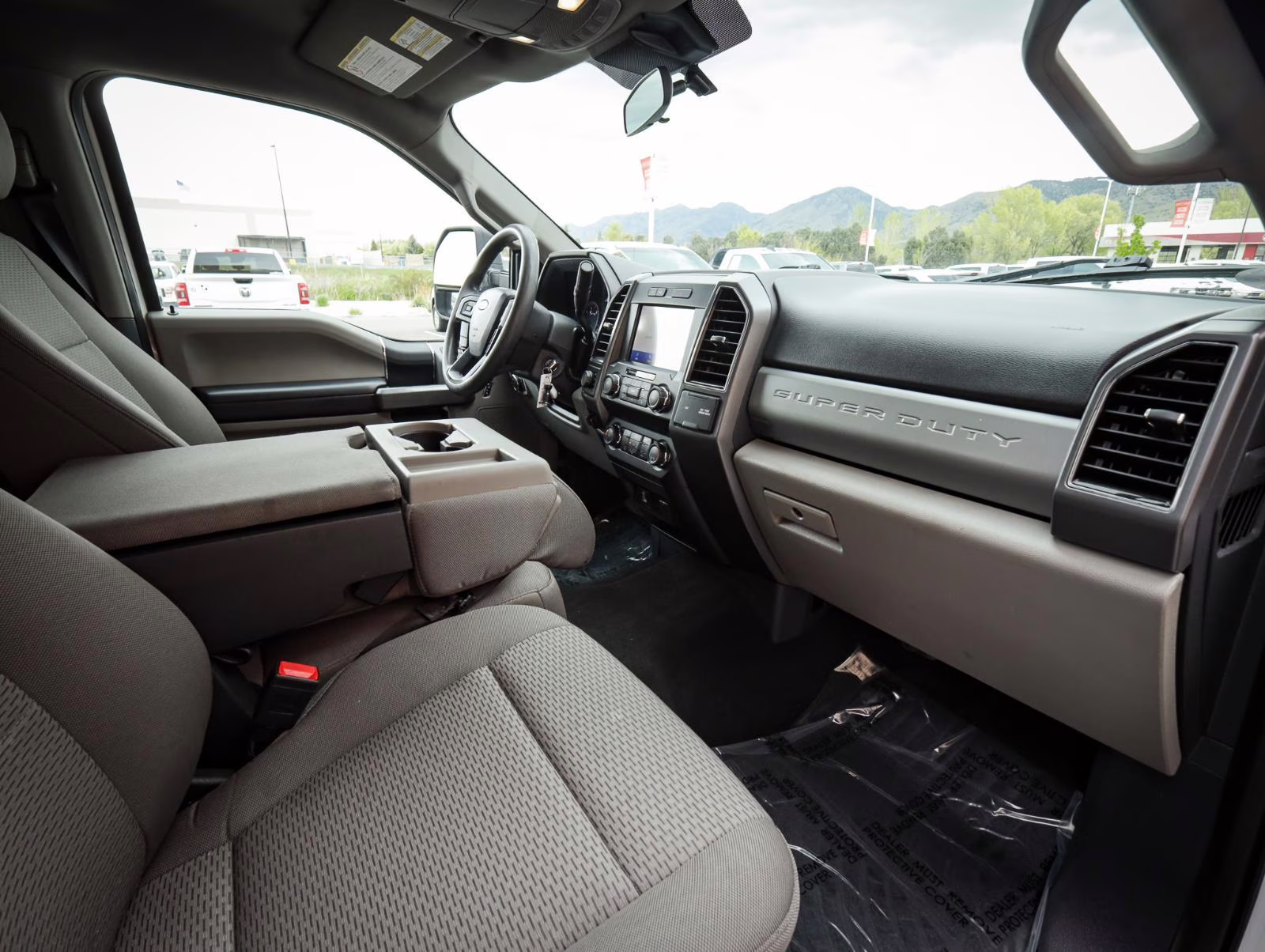 2022 Oxford White Ford Super Duty F-250 SRW XLT 4X4 Truck