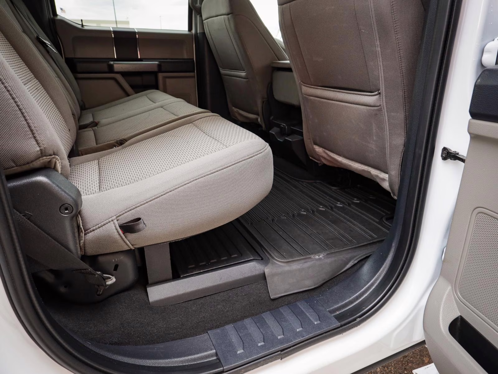 2022 Oxford White Ford Super Duty F-250 SRW XLT 4X4 Truck