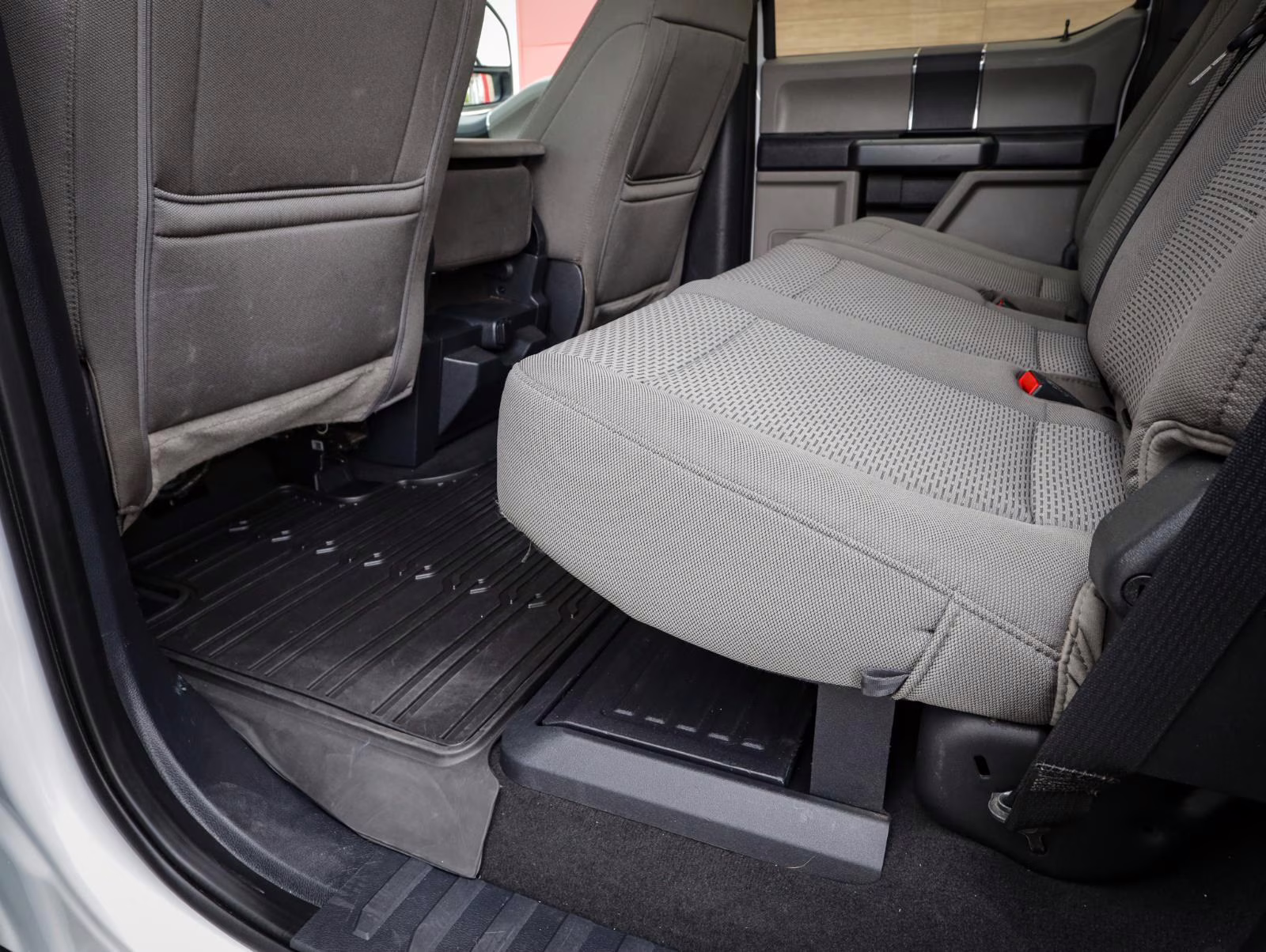 2022 Oxford White Ford Super Duty F-250 SRW XLT 4X4 Truck