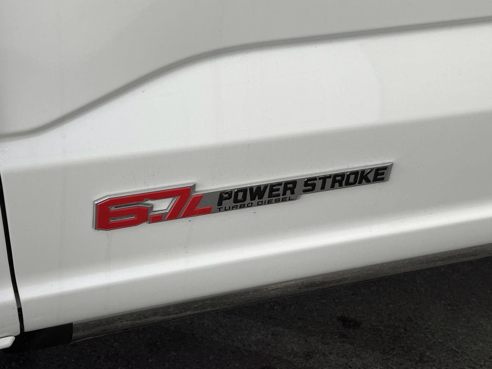 2025 Star White Metallic Tri-Coat Ford Super Duty F-450 DRW Platinum 4X4 Truck