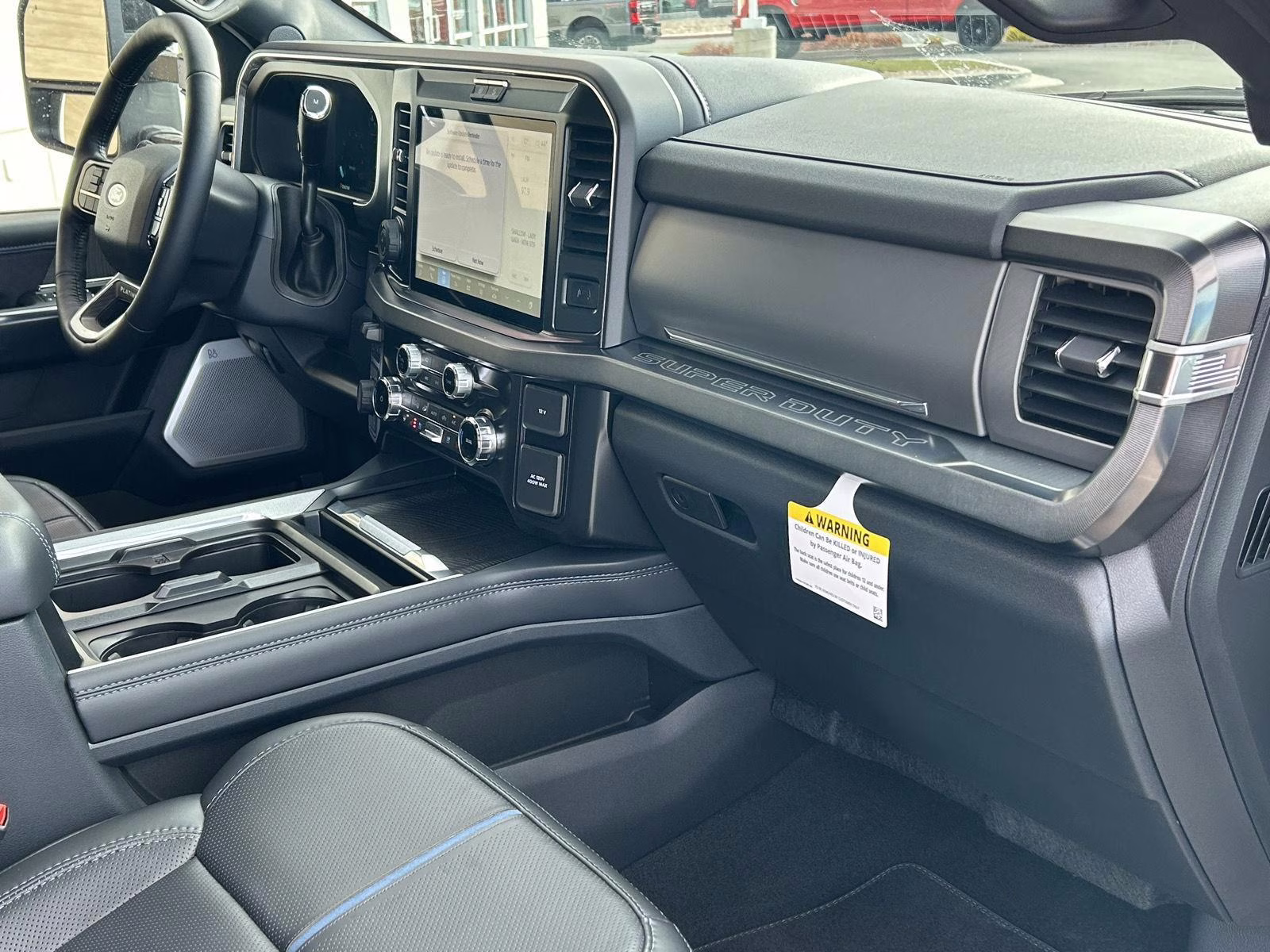 2025 Star White Metallic Tri-Coat Ford Super Duty F-450 DRW Platinum 4X4 Truck